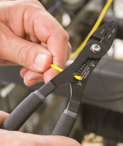 Picture of Compact Multi-Function Wire Stripper , 14–24 Gauge